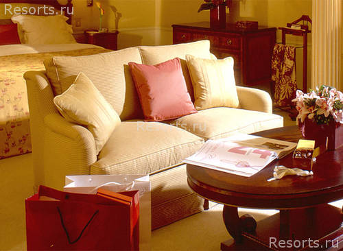 Hotel Le Royal Monceau 16